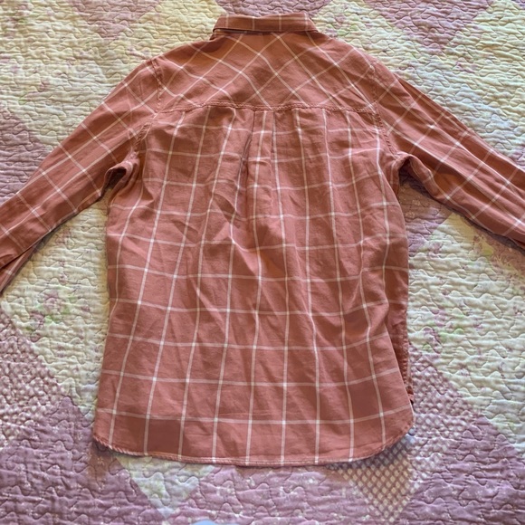Pink button up top from H&M. Size US S - Picture 3 of 3
